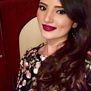 Meet your Posher, Lorena